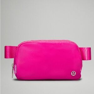 lululemon Everywhere Belt Bag 1L, Sonic Pink/White, NEW